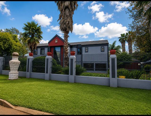 7 BEDROOM HOUSE FOR SALE IN THREE RIVERS